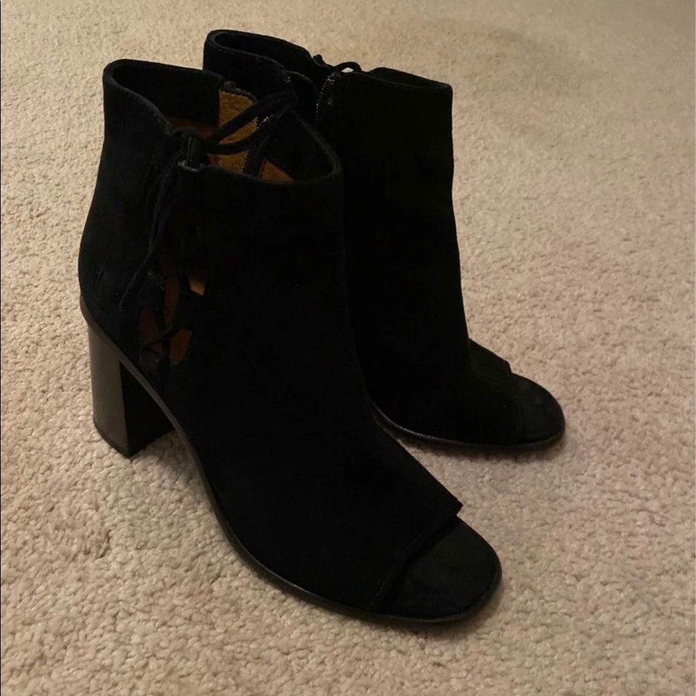 Frye Amy Side Ghillie Ankle Booties